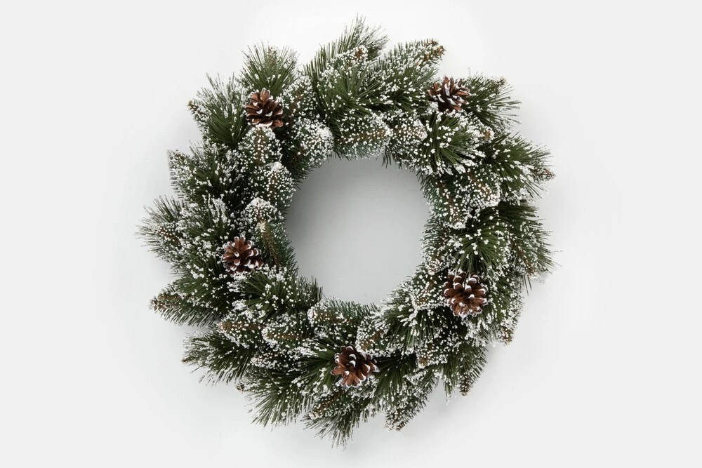 Vianočný veniec borovica zamrznutá 40 cm – Prírodný zasnežený adventný veniec